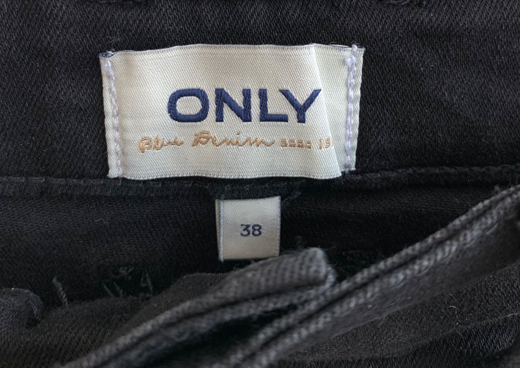 Only Gonne: Cooler schwarzer Minijupe von Only – Nuovo (secondo la descrizione) da Bern venduto da Fraeuleinhonig 1