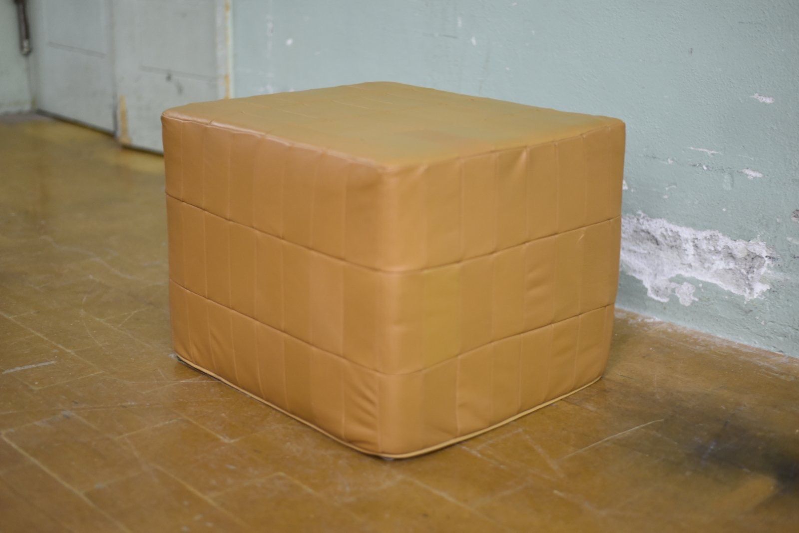 Sgabelli: Designer Patchwork Leder Hocker vintage – Usato da Lichtensteig venduto da UsedINStore 2