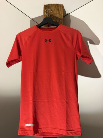 Under Armour Sportshirt HeatGear rot neuwertig