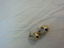 Ohrstecker Tropfenform goldfarben