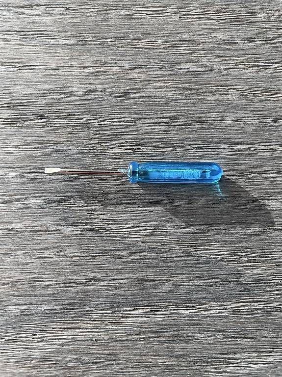 Alle Werkzeuge: Mini-Schraubenzieher 1.7 mm Blau – Gebraucht aus Hünenberg von Betsch1