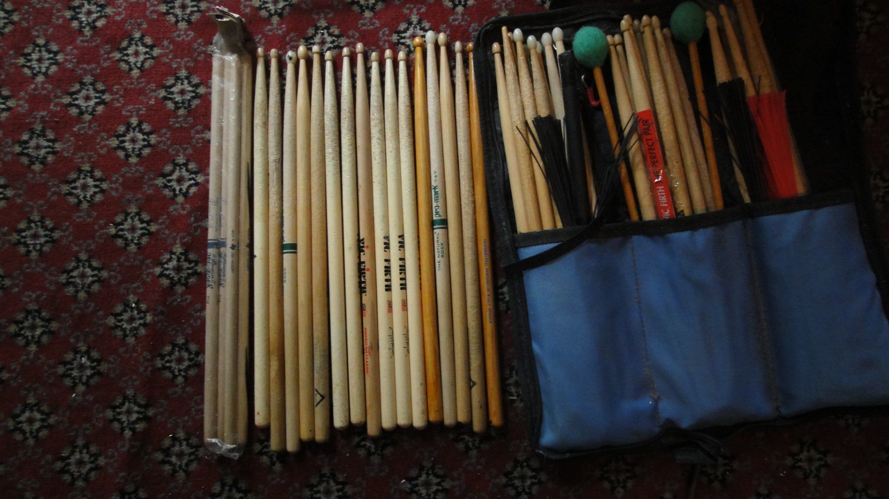 Musikinstrumente: div drumsticks mit tasche – Gebraucht aus winterthur von Sdhkk