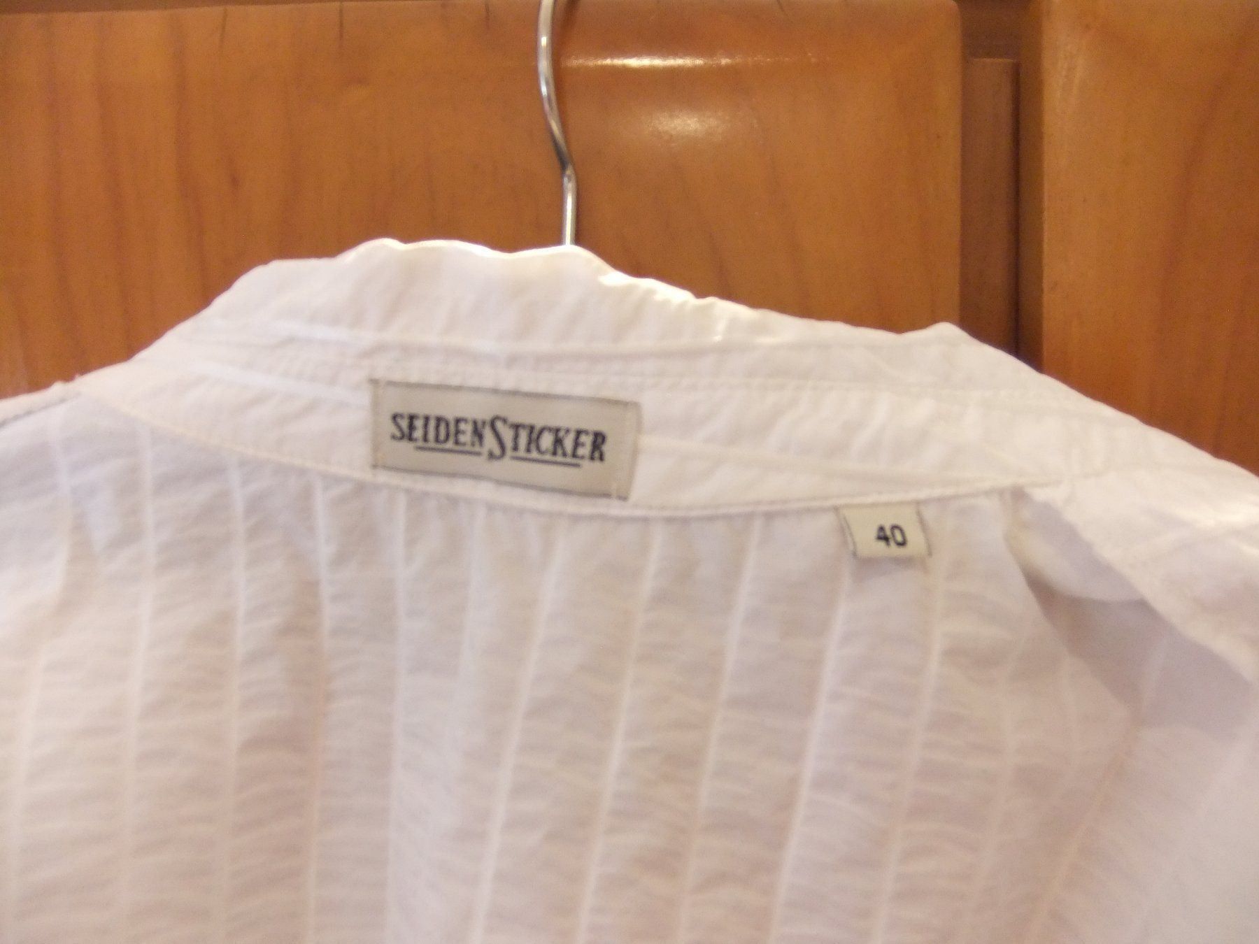 Jacken: Federleichter Blazer Weiss Streifenoptik – Gebraucht aus Hemishofen von Lany 2