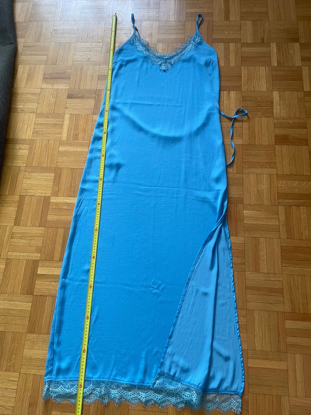 Kleider: Sommerkleid Gr. L, Seidenoptik, blau – Gebraucht aus Zürich von Maggi1980 4