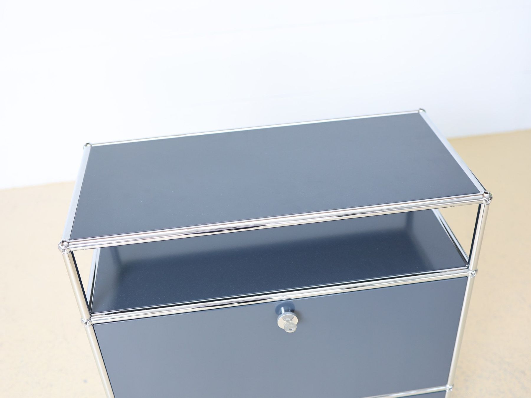 USM Scaffali: USM Haller Sideboard | Anthrazitgrau 1x3 | Neuwertig – Usato da Meinisberg venduto da atelier_TILIJA 9