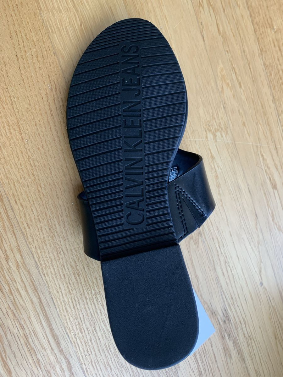 Calvin Klein Damenschuhe: Calvin Klein Sandale, Flip-Flops – Neu und originalverpackt aus Dübendorf von bambus01 2