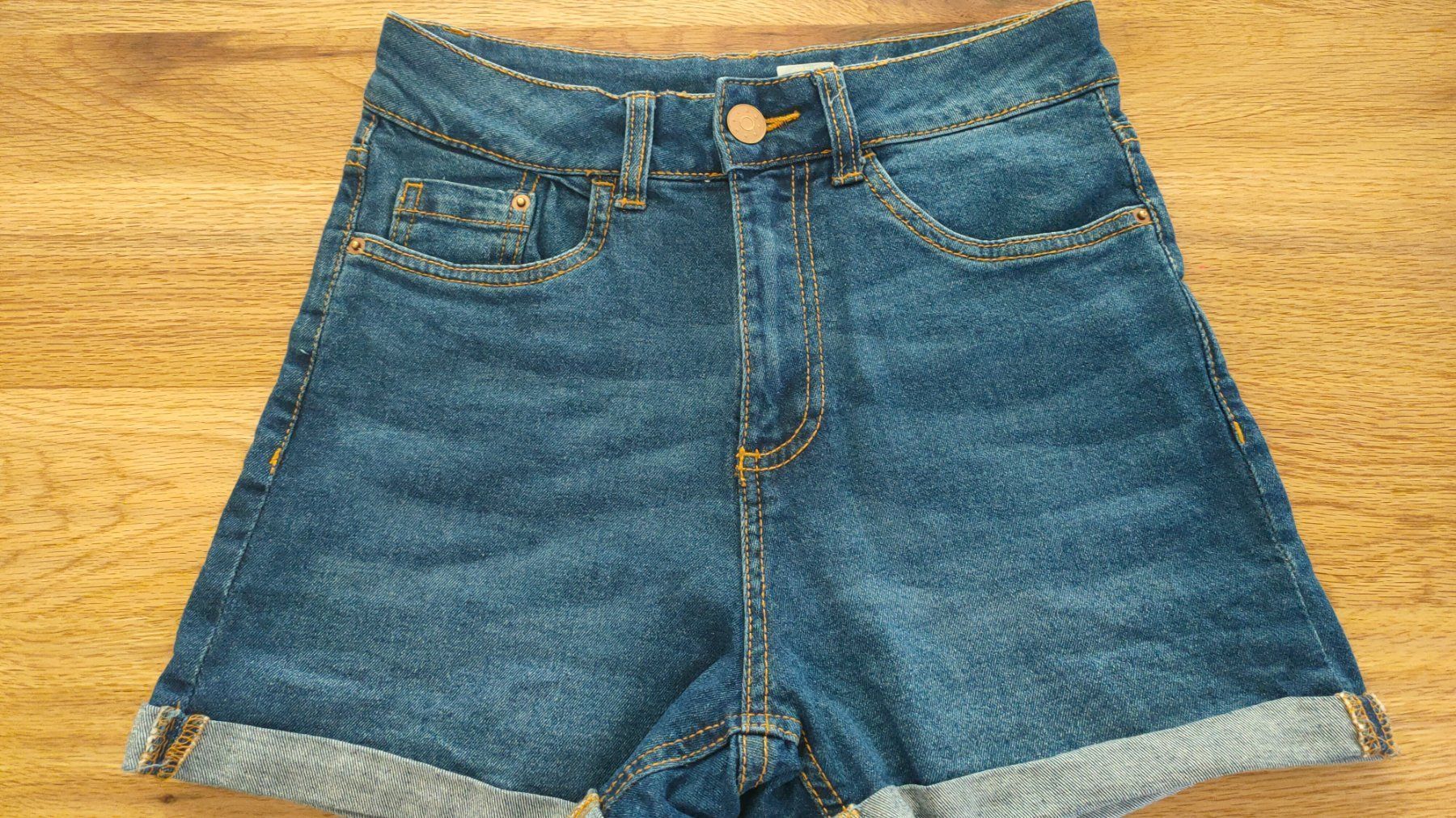Pantaloni: Shorts 34 – Usato da Villmergen venduto da toptip1970