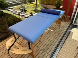 Massageliege klappbar blau Holzgestell neuwertig