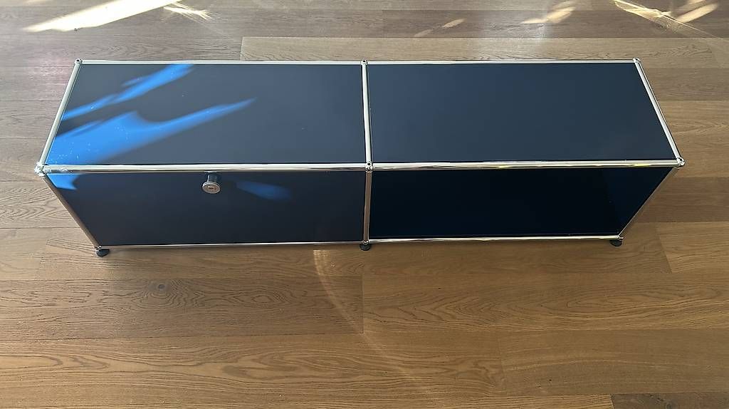Cassettiere: Meuble USM bleu foncé – Nuovo e nell'imballaggio originale da Choulex venduto da superposition