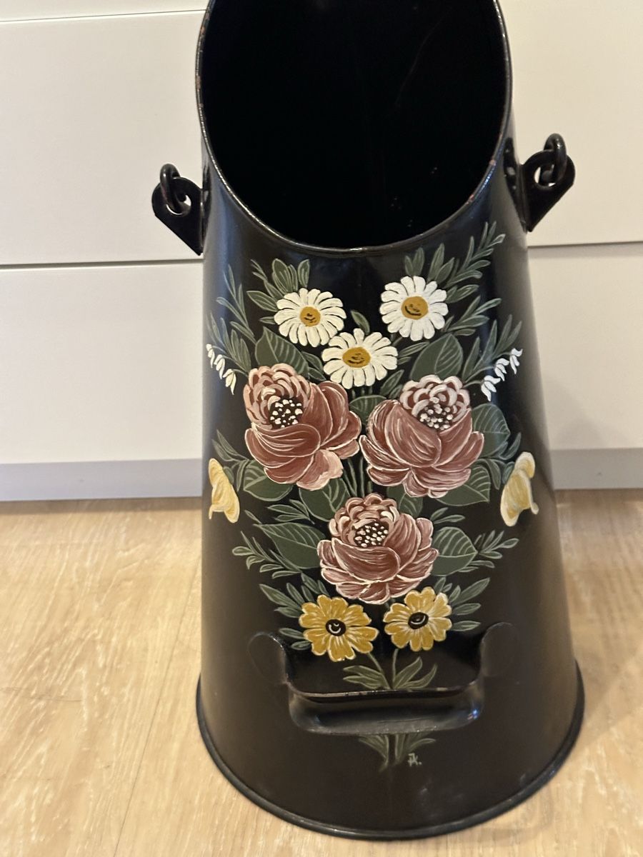 Sonstige Büroeinrichtungen: Schirmständer mit fantastischen Optik – Gebraucht aus Basel von Ivana_4