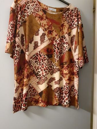 Damen T-Shirt mit Muster braun mehrfarbig Grösse XL