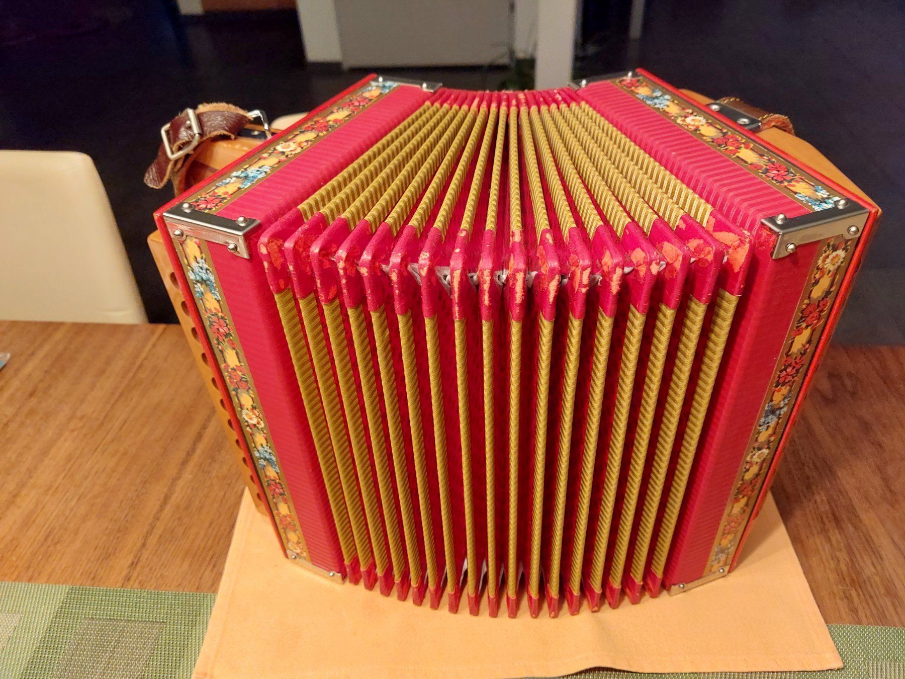 Strumenti musicali: Schwyzerörgeli Pauli schöner Klang – Usato da Kriens venduto da Allerhand5 2
