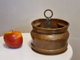 Antiker Wandtopf aus Kupfer – handgearbeitet, Patina