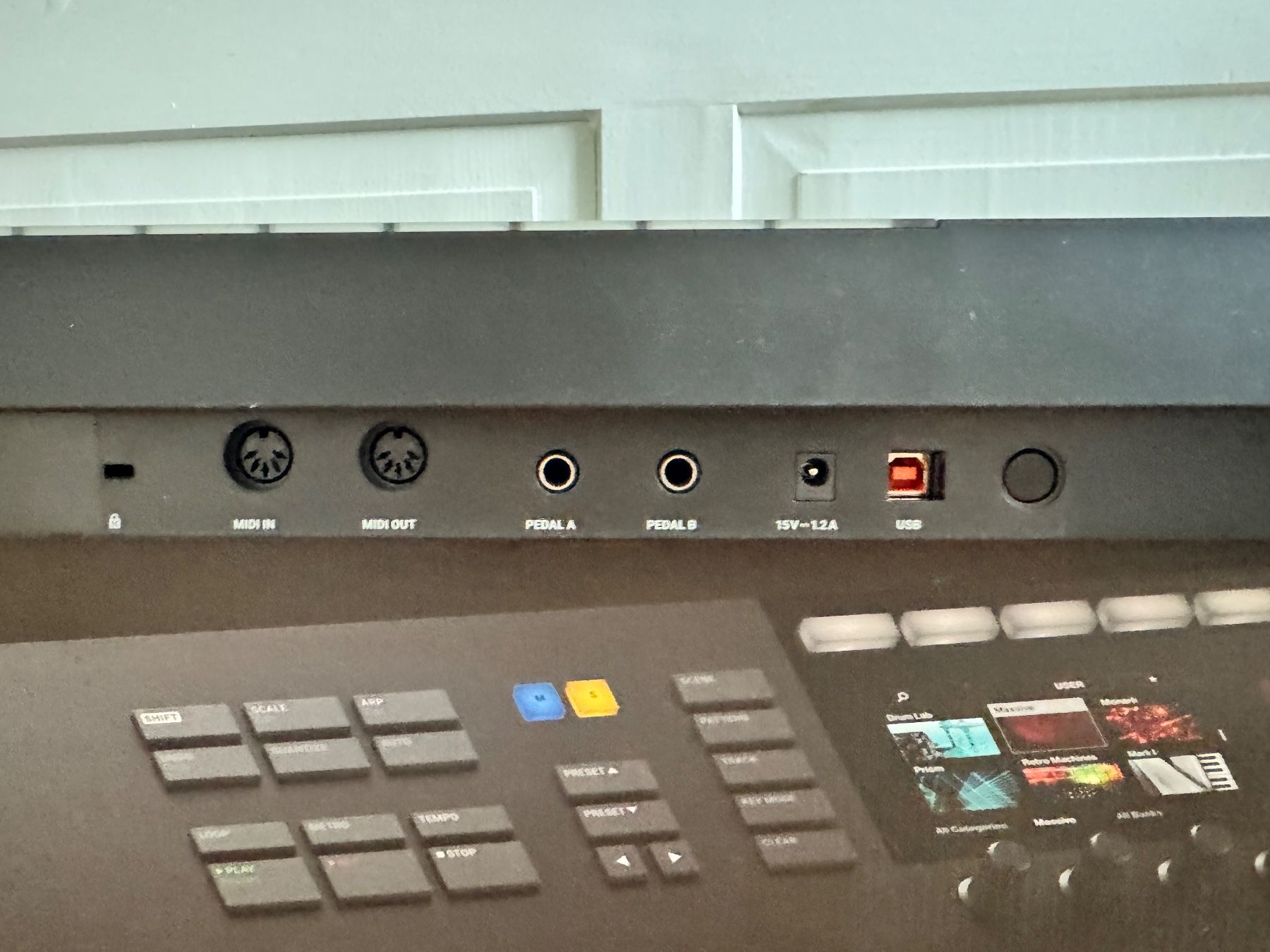 Native Instruments Musikinstrumente: Native Instruments Komplete Kontrol S61 mk2 + Decksaver – Gebraucht aus Oetwil am See von ste8575 3