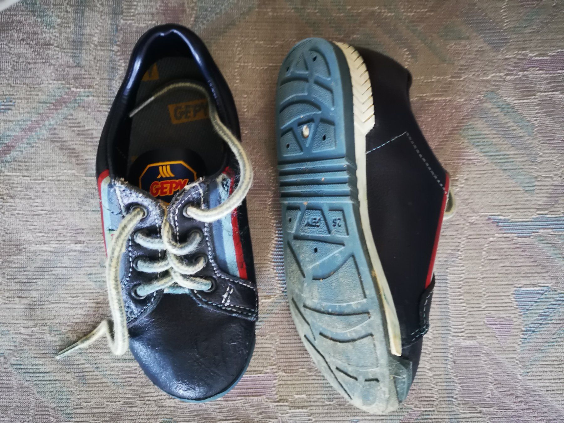 Scarpe per ragazzi: Chaussures enfant GEPY bleu lacets taille 26 – Usato da Courtepin venduto da Fin_dj7p 1