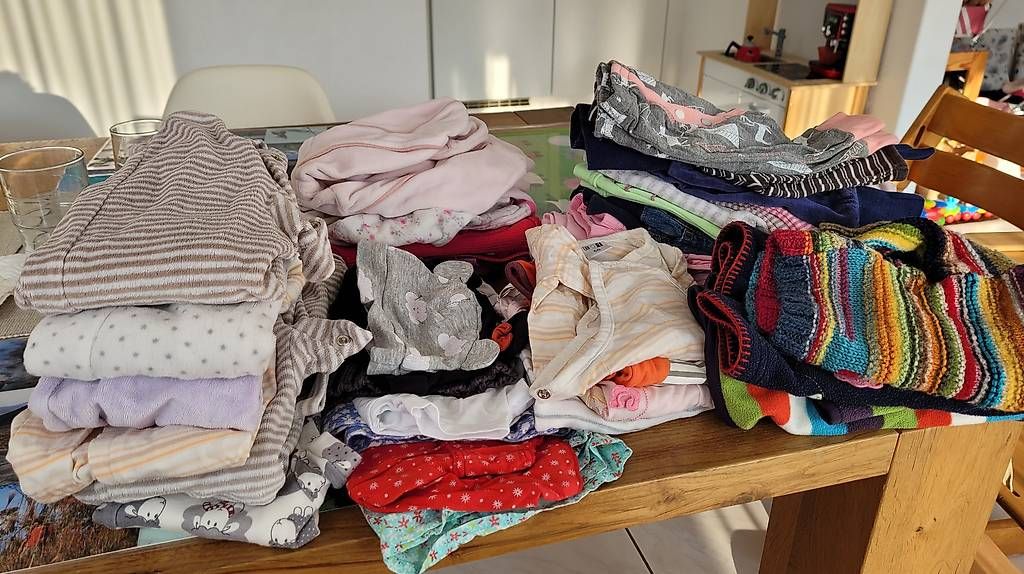 Lotti & Set di vestiti: Kleidung ab Geburt bis Gr. 86, ab 1,- – Usato da Fällanden venduto da vickita1 3