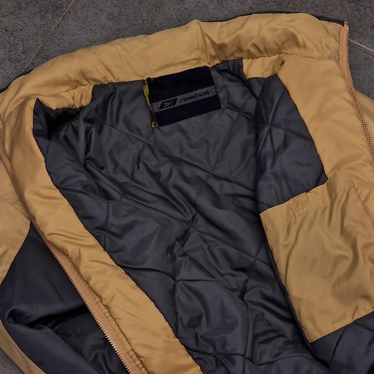 Vestes: Vintage Reebok Jacke  – D'occasion à Wädenswil par PriestEsser 2