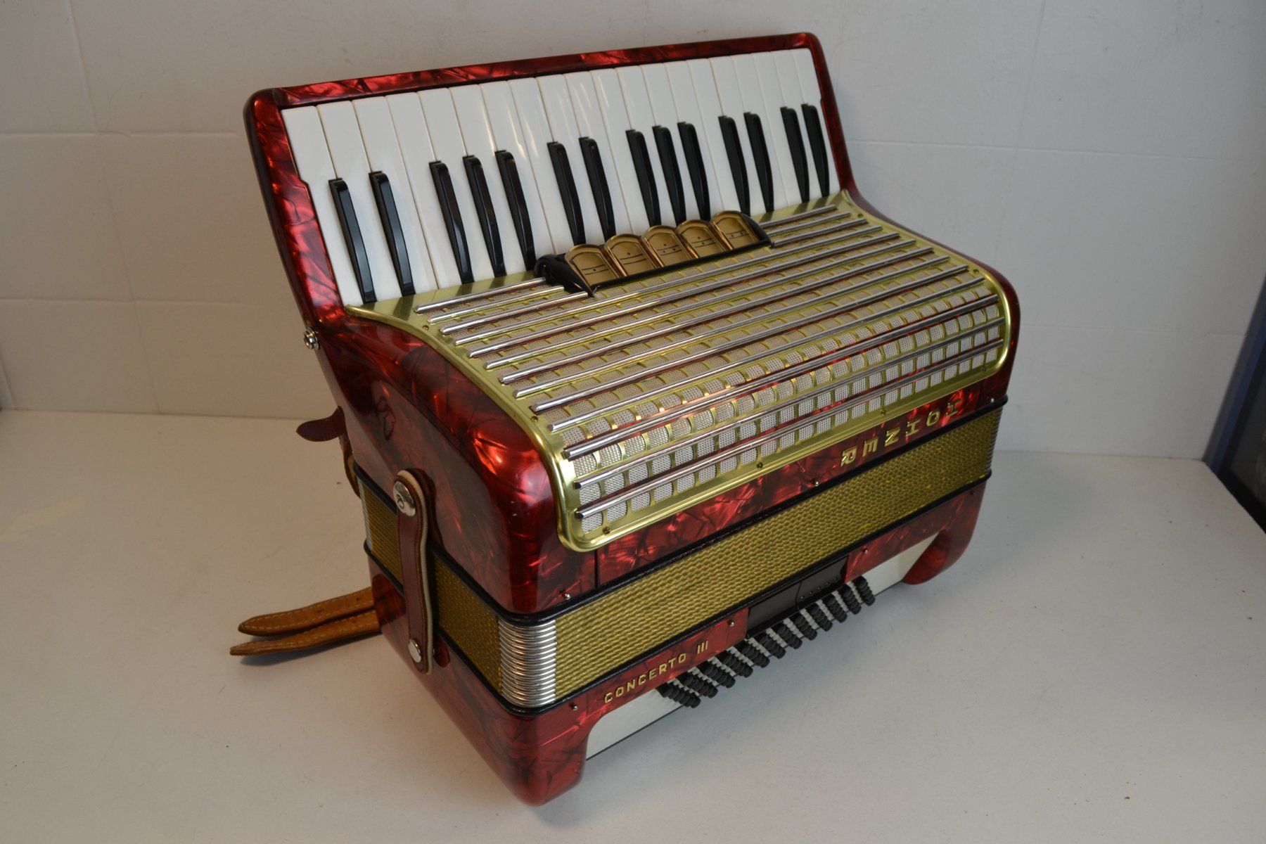 Hohner Musikinstrumente: Akkordeon chromatisch Hohner Concerto III – Gebraucht aus Zürich von baumusik 1