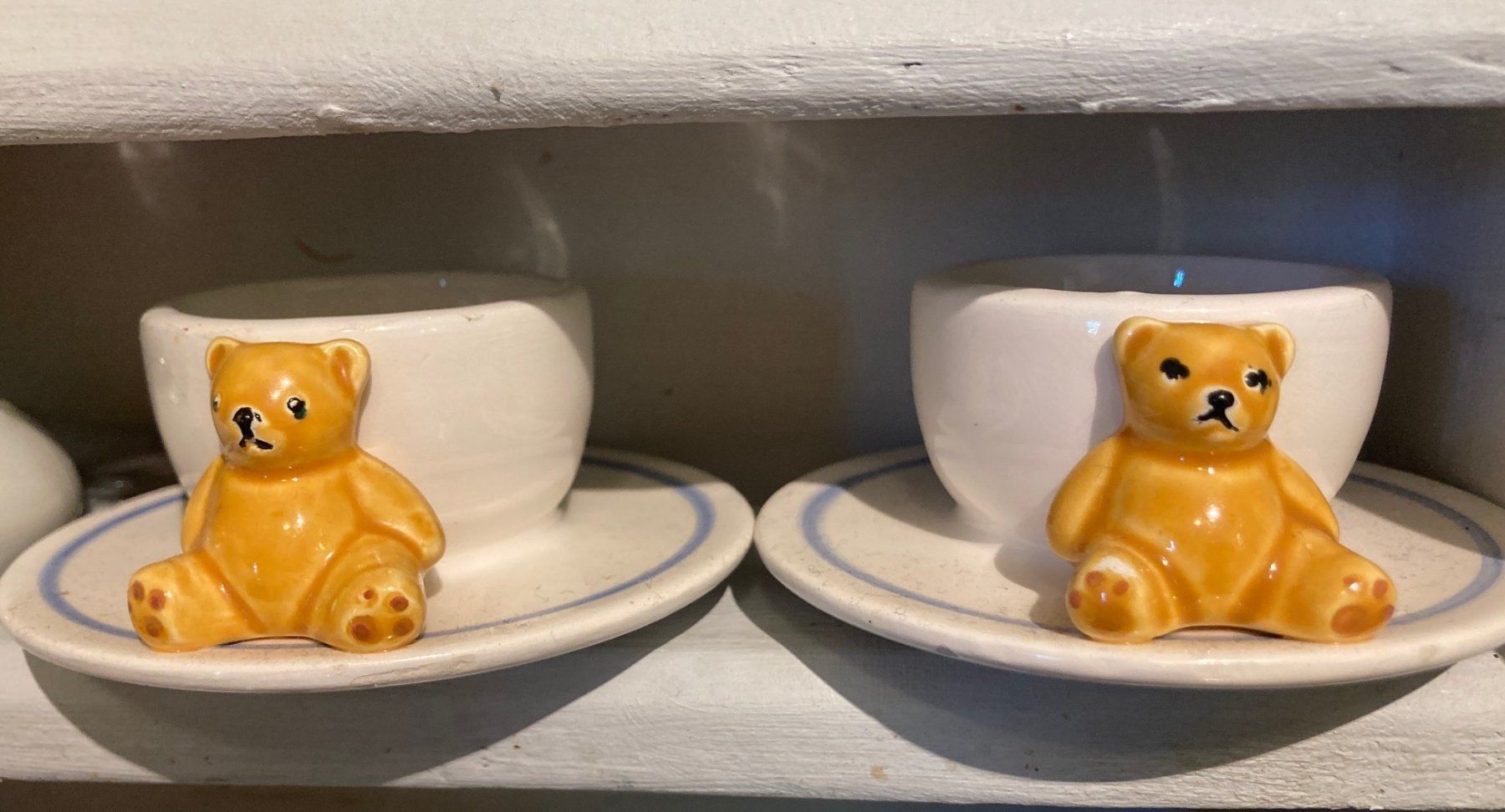 Altre Stoviglie: Eierbecher mit Holzregal, shabby chic – Usato da Rumlikon venduto da Ambiente_Brocante 2