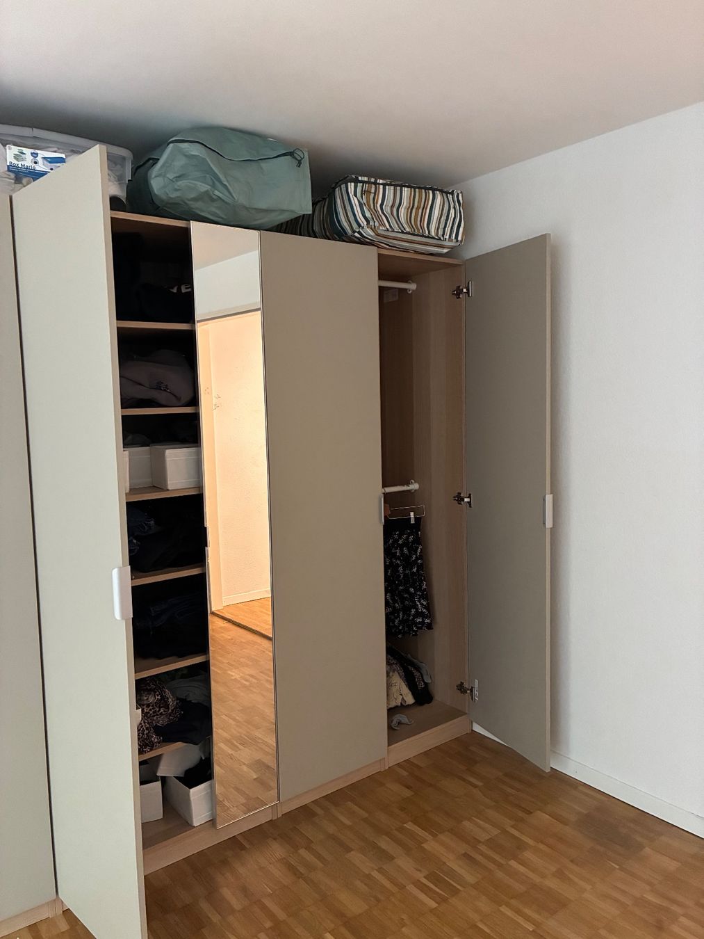 Ikea Schränke: Pax Kleiderschrank Ikea – Gebraucht aus Wil SG von Chynna 2