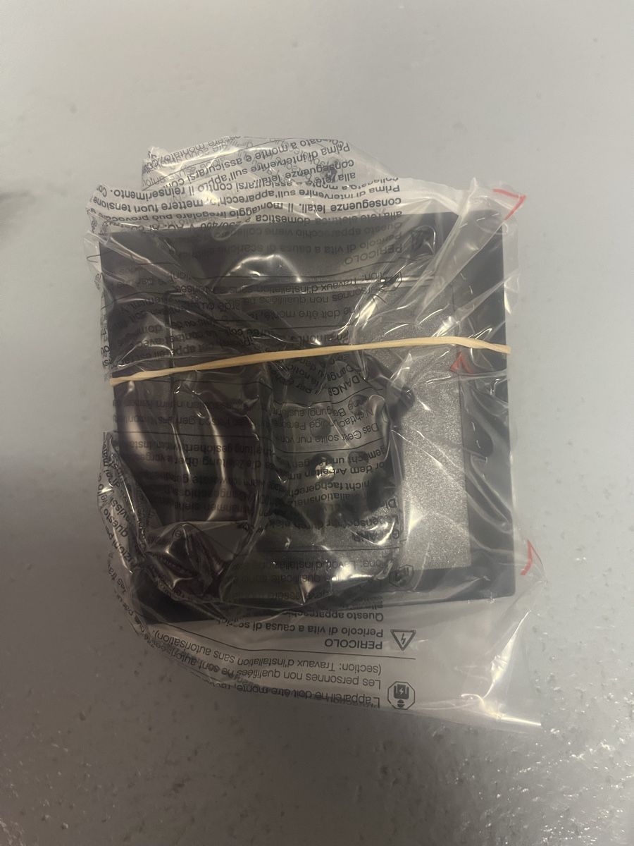 Feller Stecker: Feller Edizio Due Steckdose TYP 15 UP Schwarz – Neu und originalverpackt aus Münchenstein von pricehouse