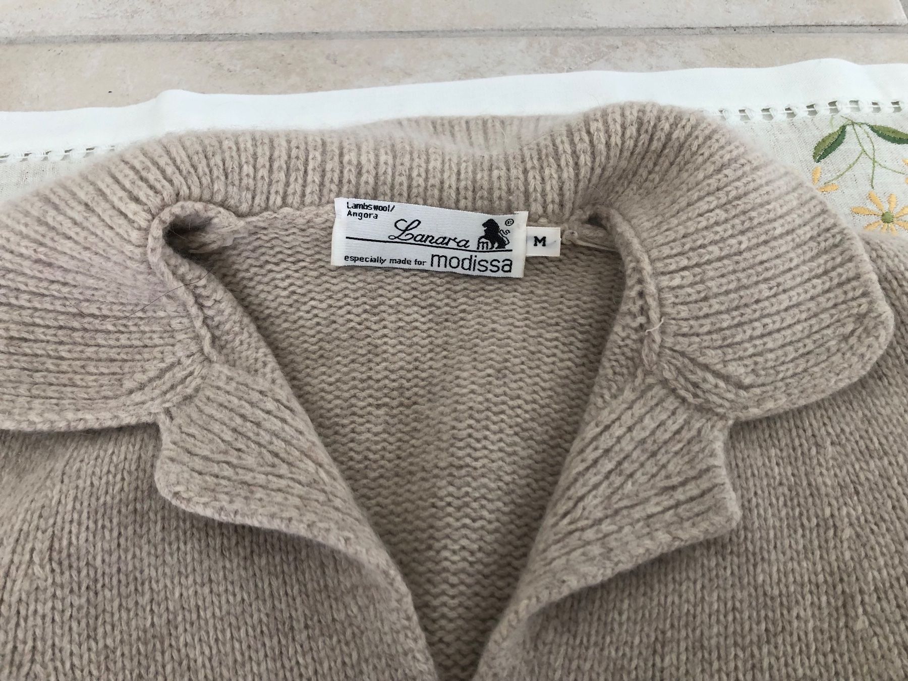 Pullover & Sweatshirts: Modissa Strickjacke Lanara,GrM& Langarmshirt mit Rollkragen – Gebraucht aus Bremgarten AG von Ora2017 1