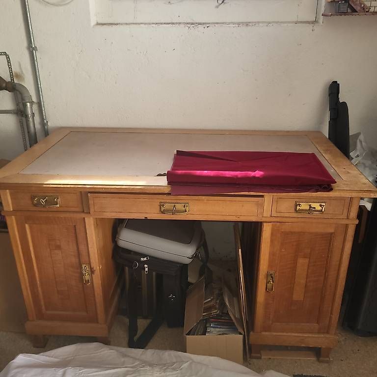 Bureaux: Bureau en chêne – D'occasion à Bussigny par DOC1030