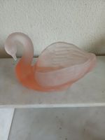 Vintage Schwan aus matten rosafarbenen Glas