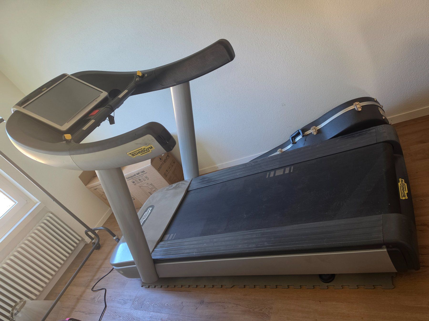 Technogym Vélos d'appartement: Gebrauchtes Technogym Laufband – D'occasion à Edlibach par ane_555b 1