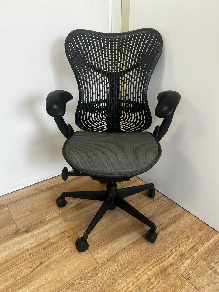 Herman Miller Stühle: Herman Miller Mirra Full Option – Gebraucht aus Purmerend von Offeco 1