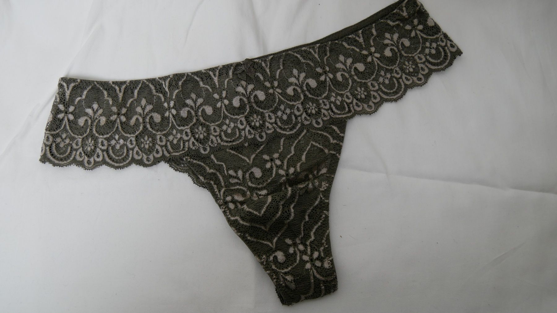Intimissimi Altra biancheria intima: Intimissimi Spitze Slip String Tanga Spitze grün Luxus – Nuovo (secondo la descrizione) da Zürich venduto da julia_vina