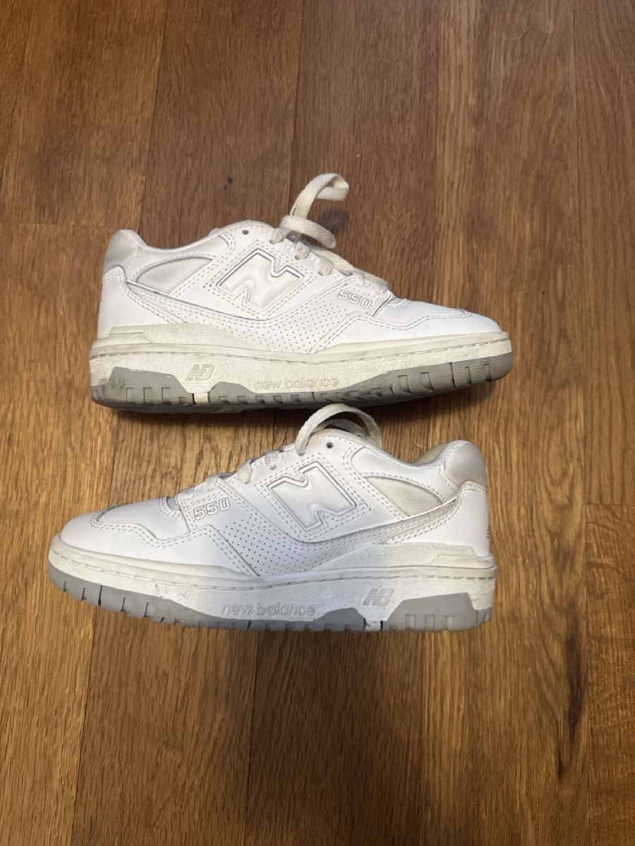 Herrenschuhe: New Balance 550 in Weiss/Grau – Gebraucht aus Adliswil von hai_kcr7