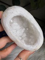 Weiße Achatgeode (White Agate Geode) - Natürliche Schönheit