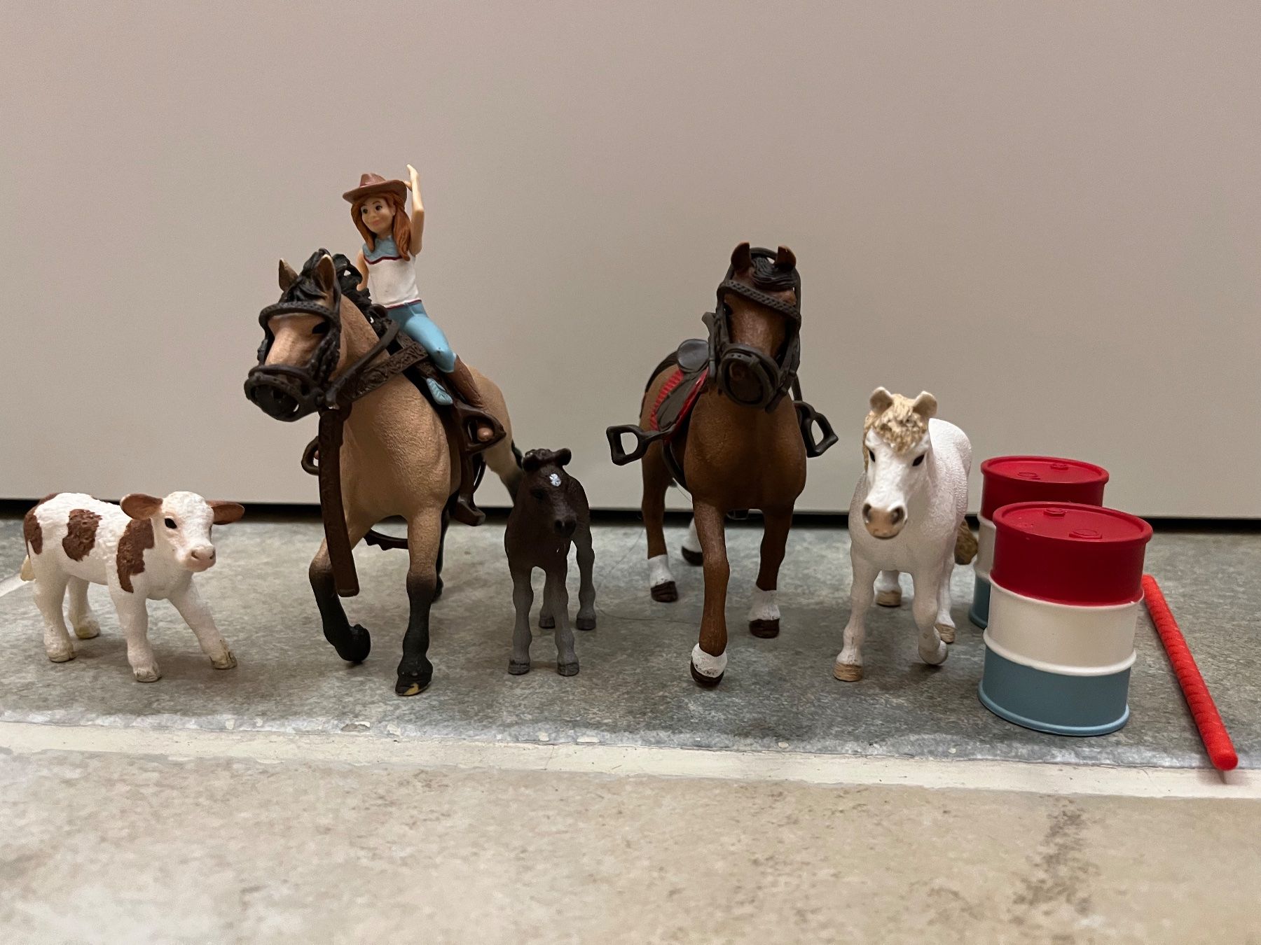 Schleich Giocattoli: Schleich Set mit Westernpferden und Bauernhoftieren – Usato da Zürich venduto da Nellyliva01