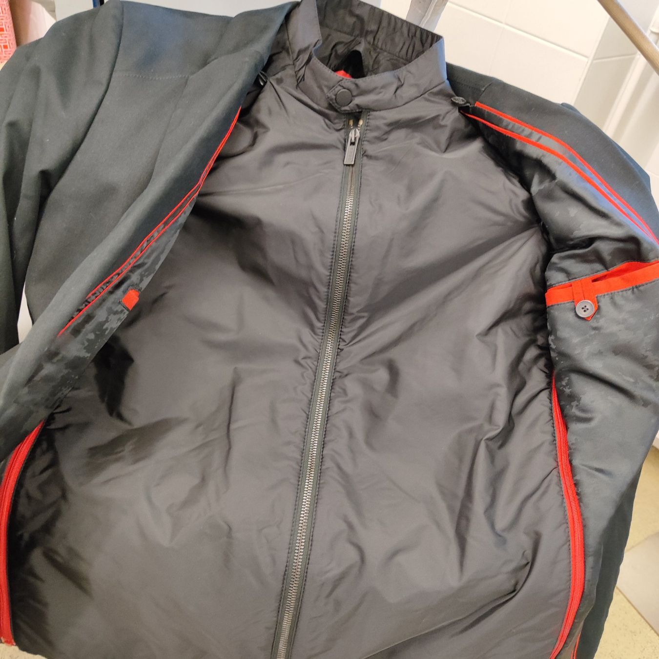 Hugo Boss Giacche: Boss Blazer mit Gilet Gr 98 – Usato da Langnau am Albis venduto da Judithsebi 3