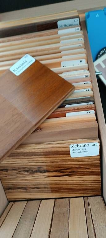Valigie: Holz-Muster-Koffer – Usato da Wohlen AG venduto da jmo_wjv2 1