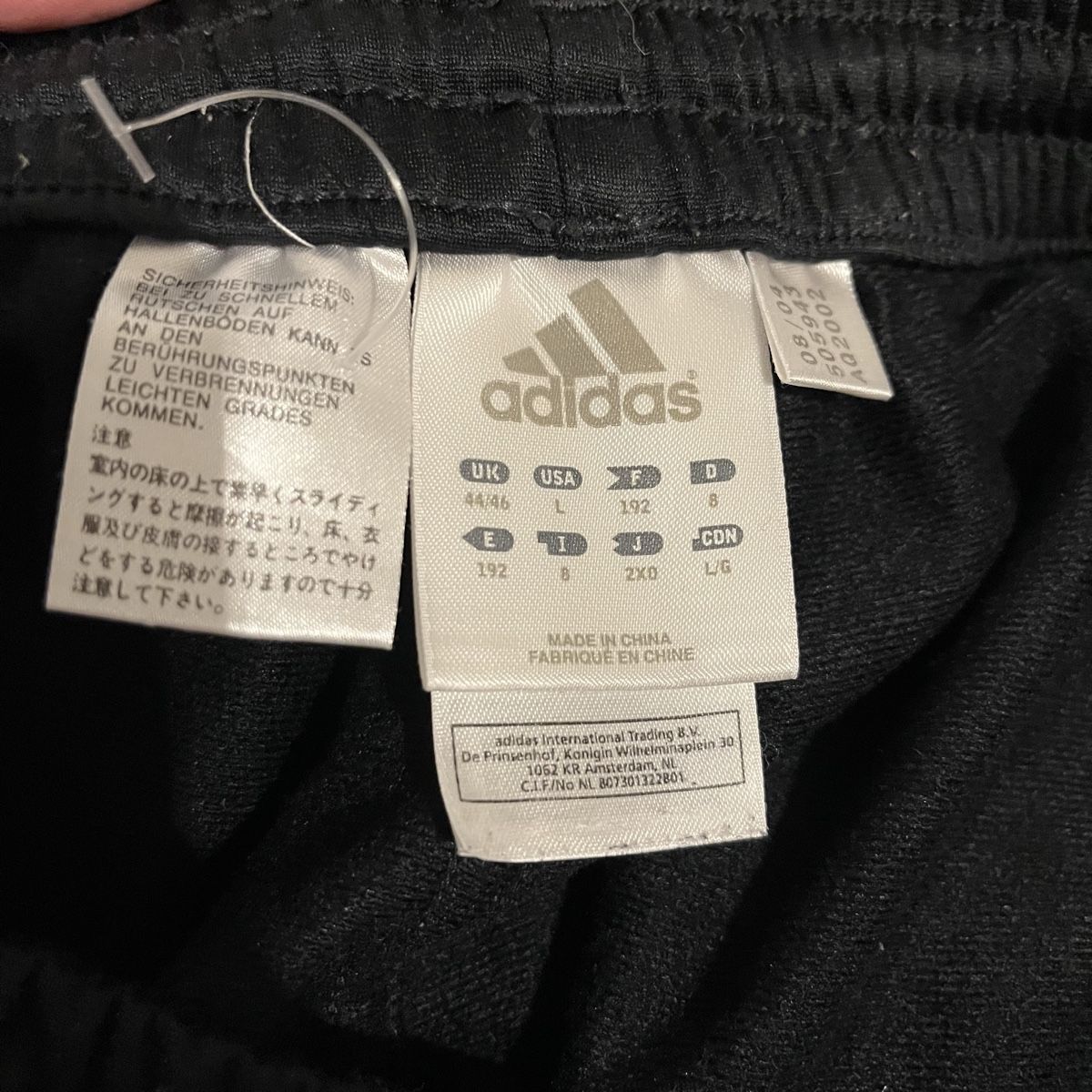 Adidas Pantaloni: Adidas Jogginghosen – Nuovo (secondo la descrizione) da Dietlikon venduto da Elpatron12 3