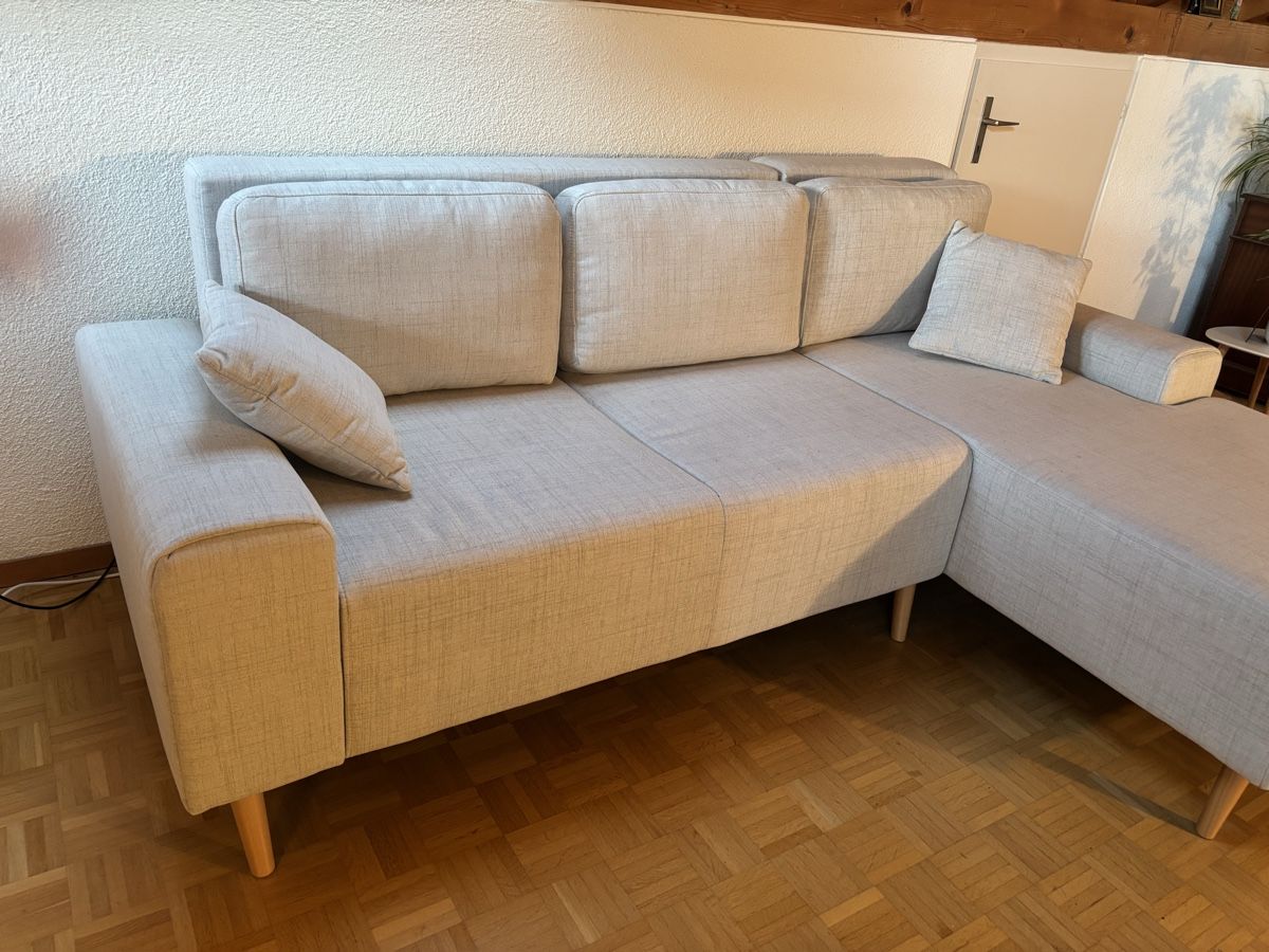 Divani: 2 Jahre altes Ecksofa grau mit Ottomane sehr guter Zustand – Usato da Stallikon venduto da Shiva03 2