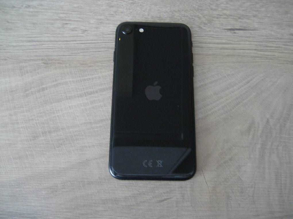 Portables: IPhone SE 64 GB schwarz – D'occasion à Bad Ragaz par Schnegg0 2
