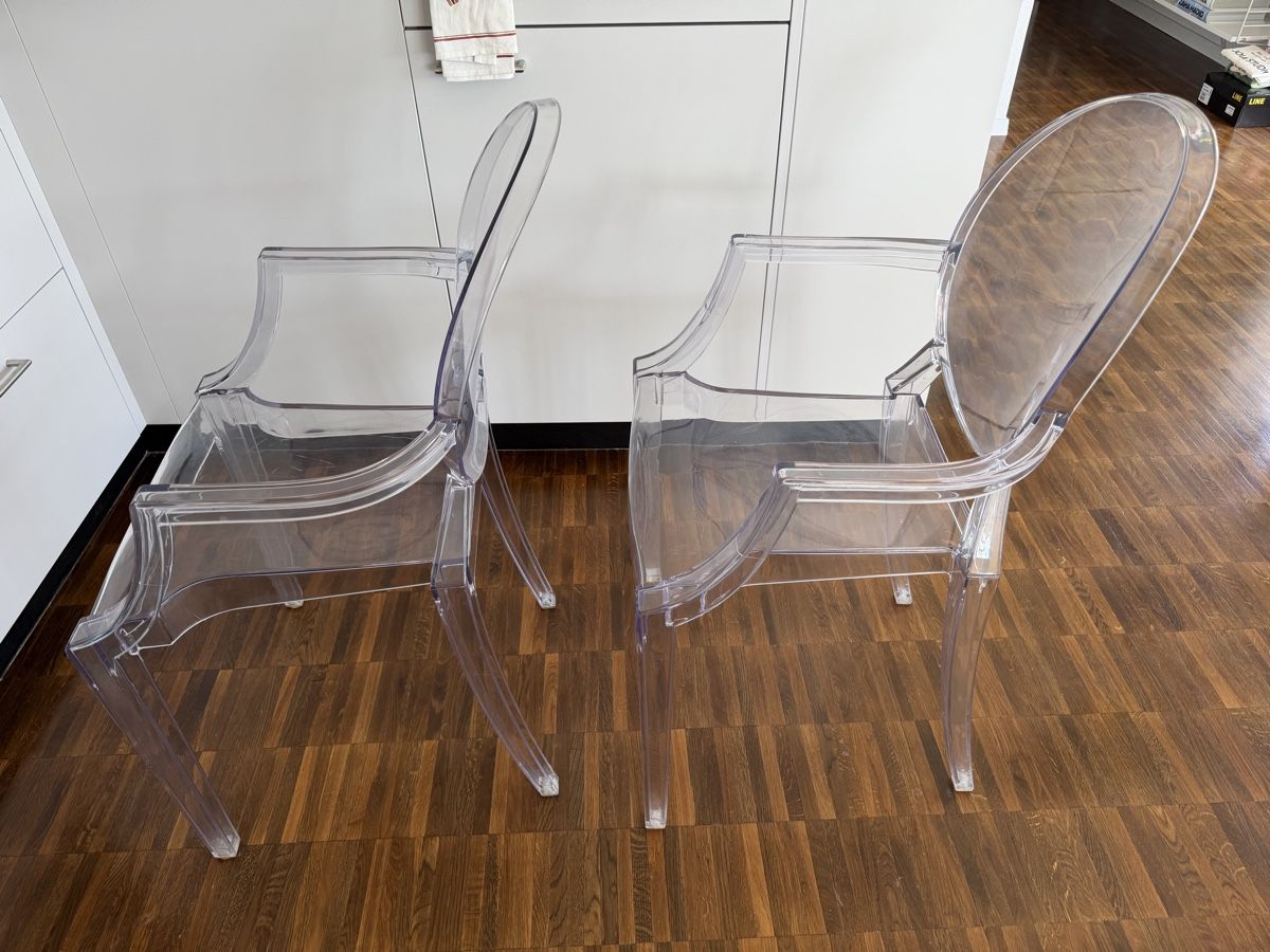 Kartell Stühle: 2 chaises design transparentes style Louis Ghost – Gebraucht aus Lausanne von sylviaordonez 1