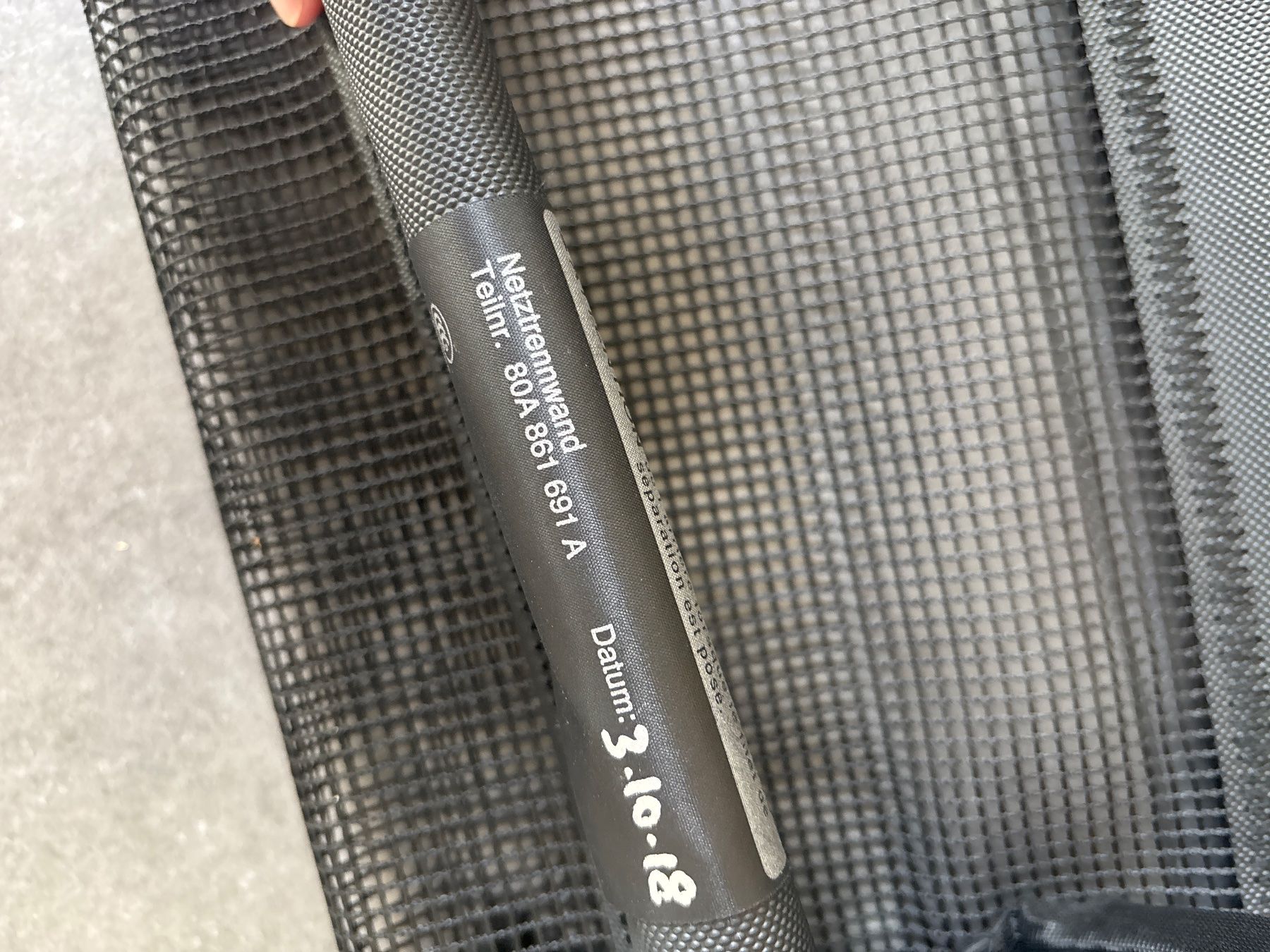 Audi Accessori per altri veicoli: Audi Q5 Luggage Divider Net (OEM) – Nuovo e nell'imballaggio originale da Ebertswil venduto da LottevA 2