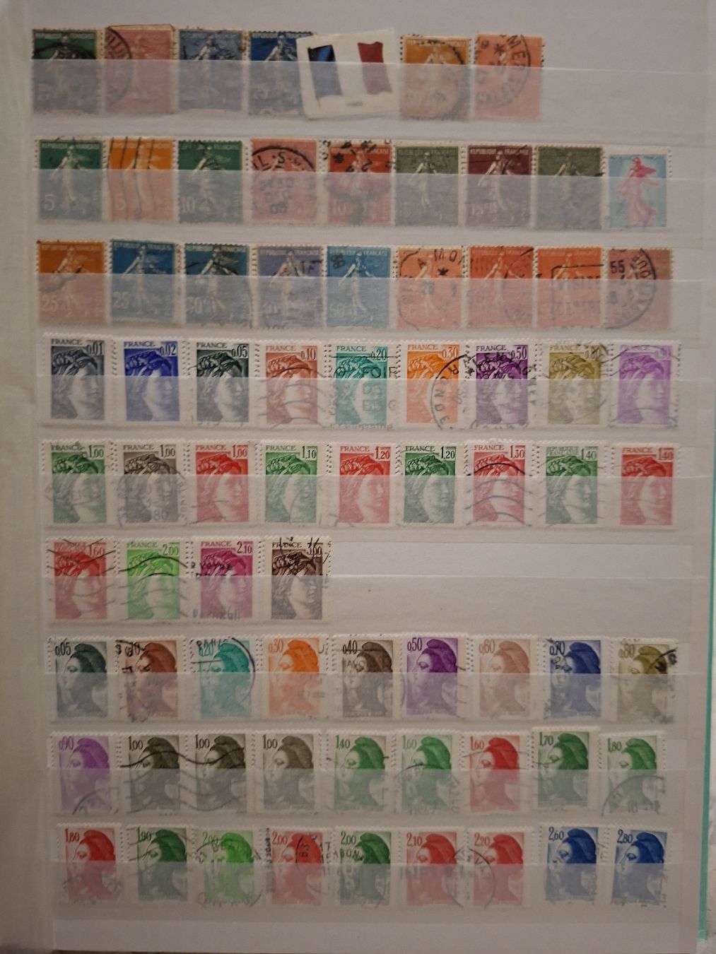 Tutti i francobolli: Briefmarken Album Frankreich eher Modern  – Usato da Balgach venduto da SIMEON27 1
