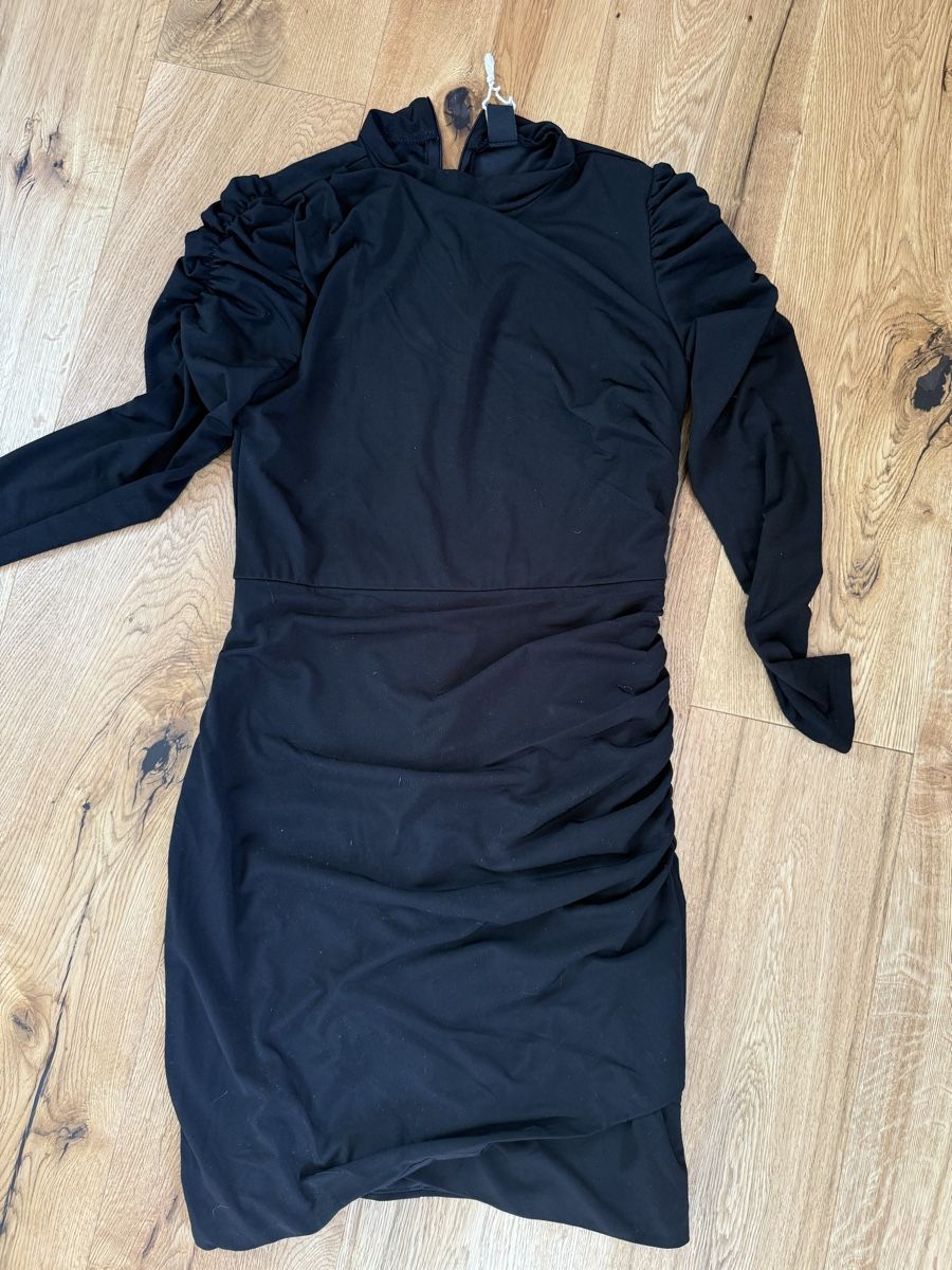 Zebra Vestiti: Elegantes schwarzes Kleid mit Raffung Gr. M – Nuovo (secondo la descrizione) da Hüttwilen venduto da sar_8gj7