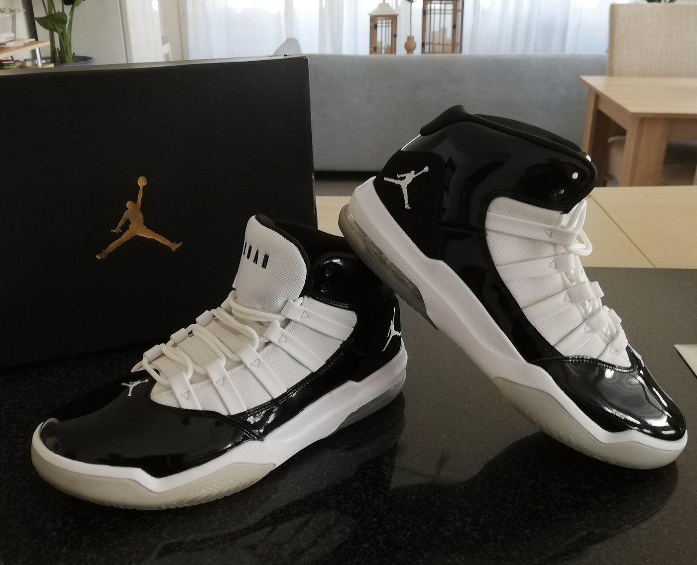 Jordan Scarpe da uomo: Air Jordan Max Aura - Black & White Gr. EU45 – Nuovo (secondo la descrizione) da Locarno venduto da Kira712 1