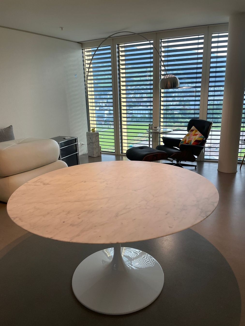 Tavoli: Design-Esstisch Ø137 cm - im Stil eines Klassikers – Nuovo e nell'imballaggio originale da Münchenstein venduto da AndreHaus 6