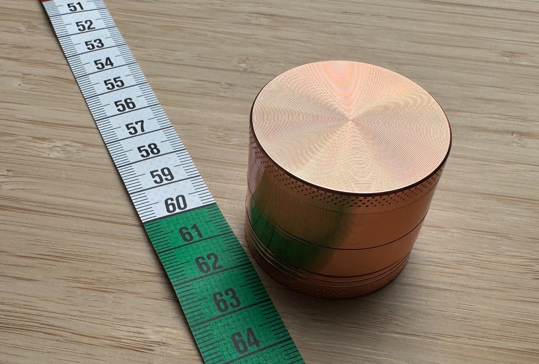Tabak: rosé Metall Grinder, rose gold, Mühle – Neu und originalverpackt aus Winterthur von YaV 5