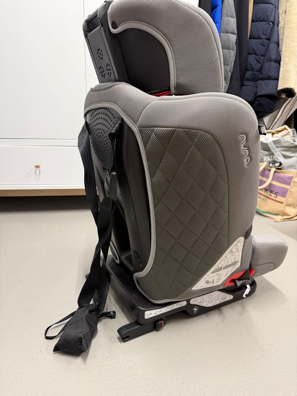Nuna Seggiolini per auto: Nuna Kindersitz i-size 100-150cm – Usato da Zürich venduto da rvb1981 2