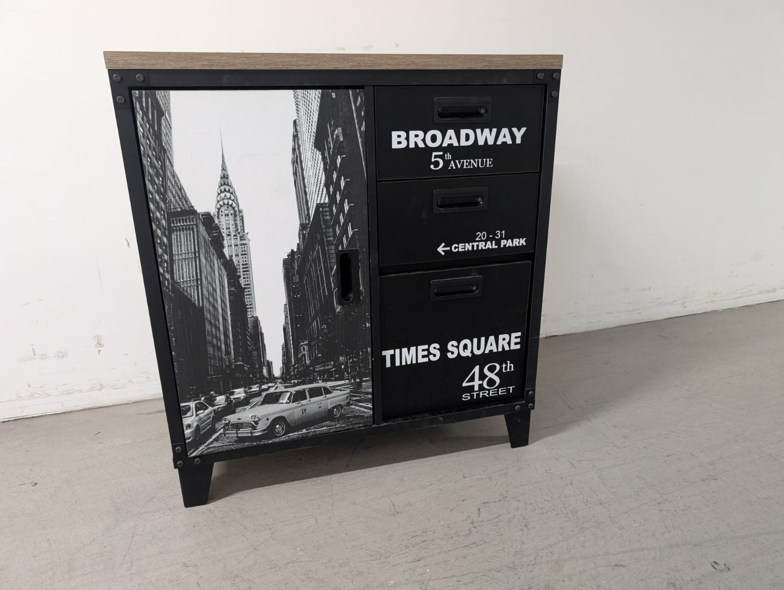 Kommoden: Kommode schwarz, Broadway, New York Style – Gebraucht aus Glattbrugg von Rose198