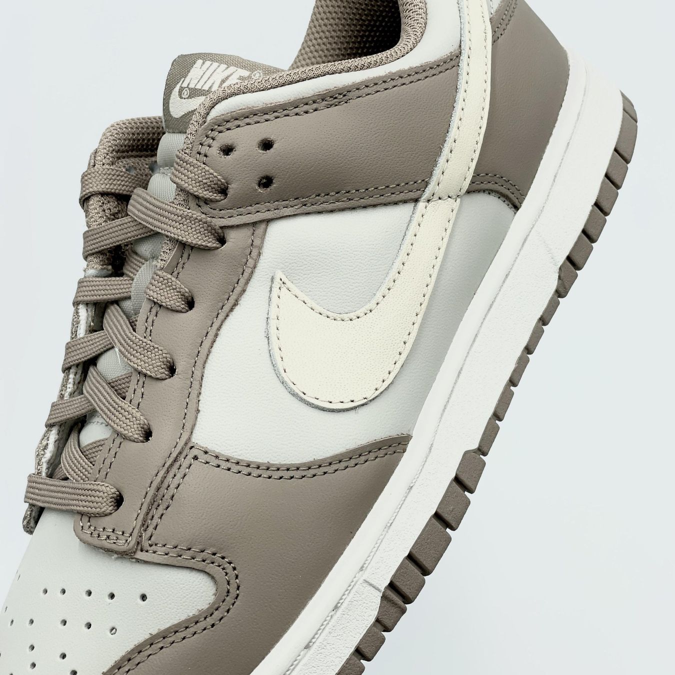 Nike Damenschuhe: Nike Dunk Low Bone Beige (W) EU 42.5 – Neu und originalverpackt aus Erlinsbach von sasneakers 2