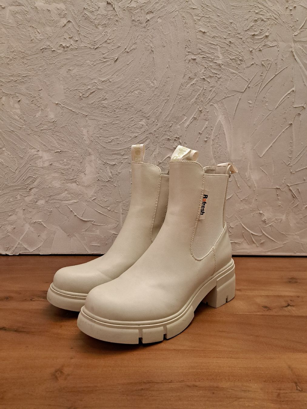 Scarpe da donna: Schuhe Boots Von Refresh Grösse 41 – Usato da Männedorf venduto da ste_9lfs